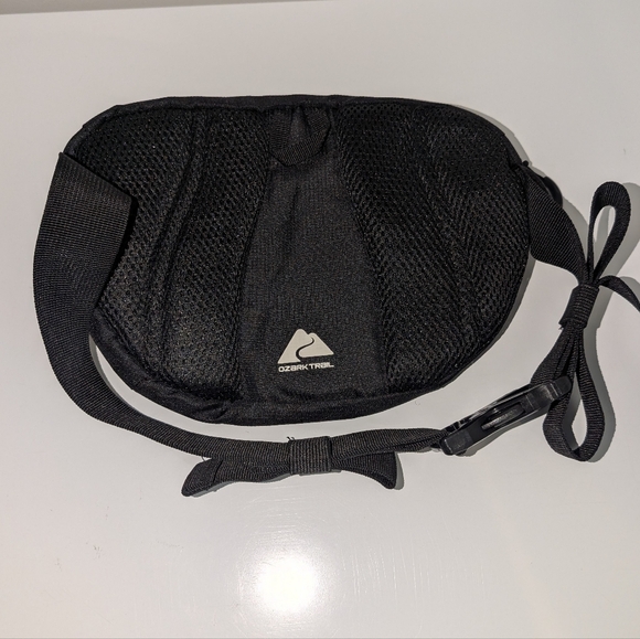 SET OF 2 Waist Packs - NWOT - Picture 2 of 9